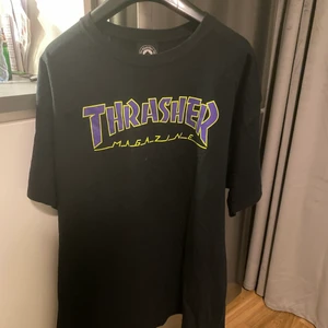 Trasher t-shirt  - Oversized trasher t-shirt i nyskick. Strl xl 