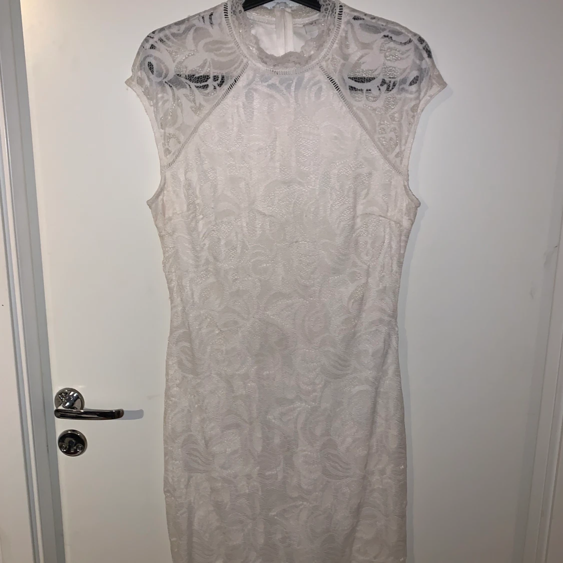 Spetsklänning från Vila  - 90