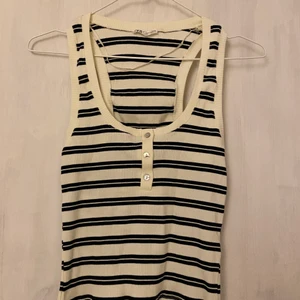 Linne  - Randigt linne från zara, aldrig använt 