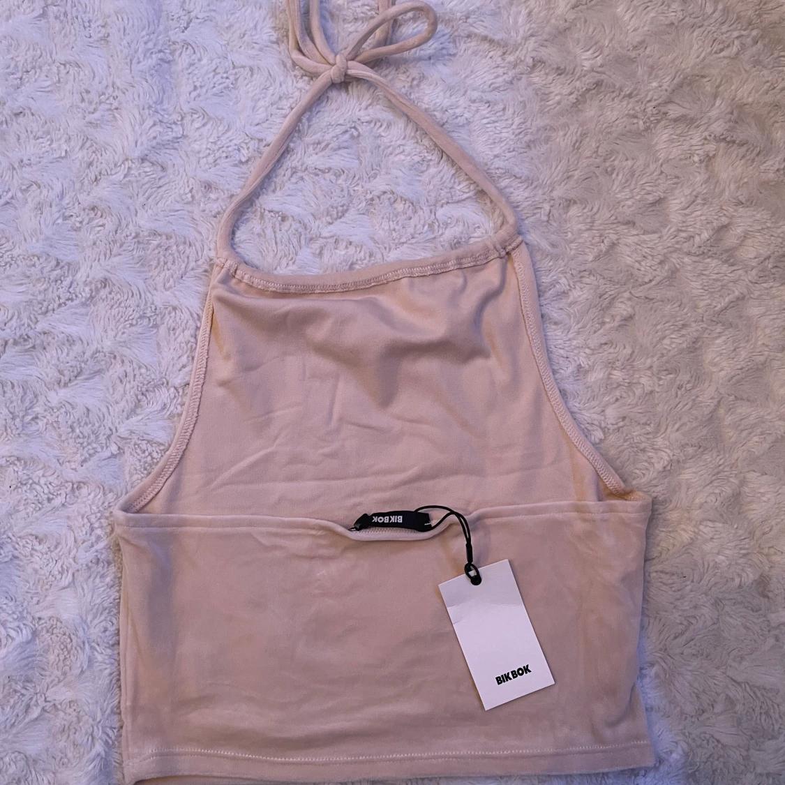 Halterneck-topp från bikbok  - 90