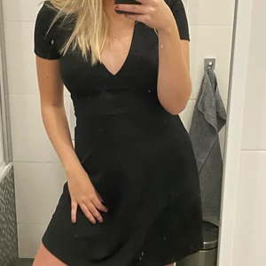 Svart klänning - Svart klänning från zara. Storlek S❤️‍🔥❤️‍🔥