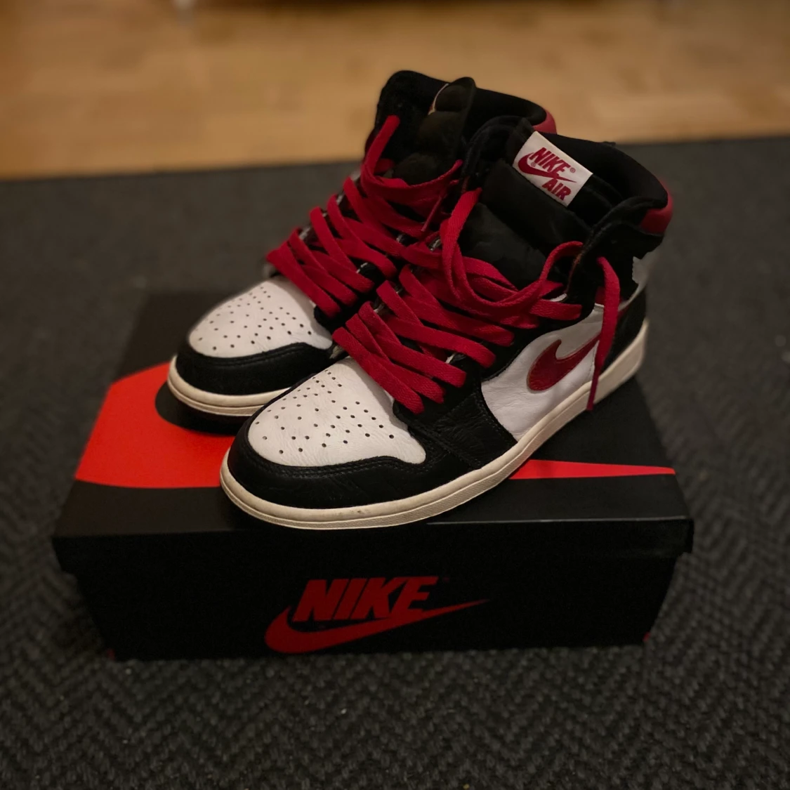 Air Jordan 1 High Gym Red