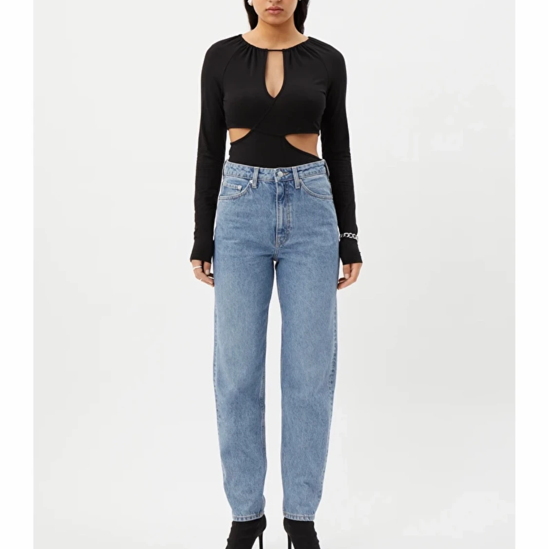LASH EXTRA HIGH MOM JEANS