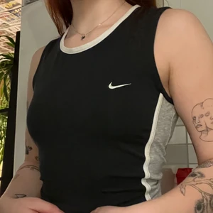 nike topp - Säljer denna som jag sytt in själv! 