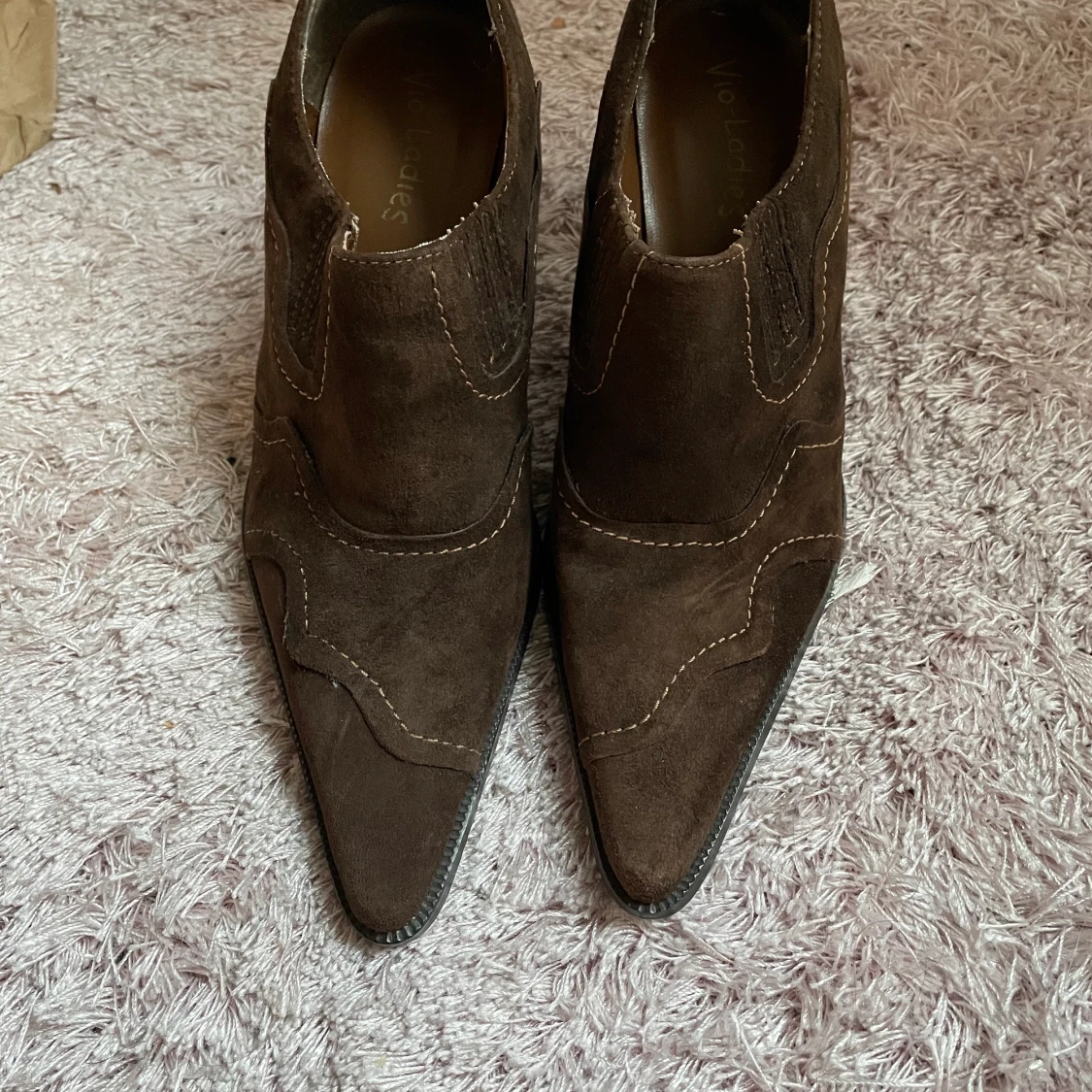 Klackskor storlek 38 oanvända  - 91