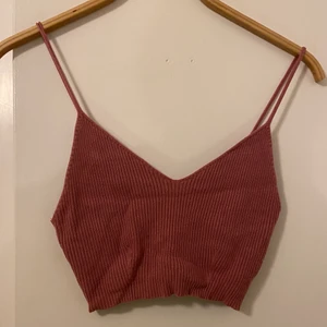 Topp - ”smutsig” rosa topp. Inga fläckar eller hål! Storlek small. Skriv vid funderingar!