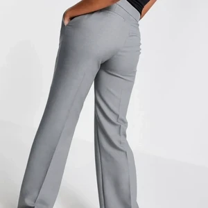 grå kostymbyxor  - kostymbyxor i fint skick