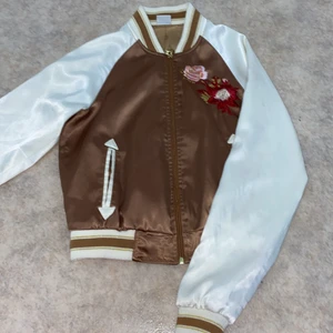 Ginatricot kofta - Kofta passar bra till vår, sommar och höst, strl 34. Helt ny och oanvänd