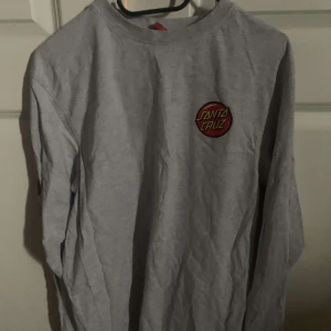 Santa Cruz  - Skön tröja från santa cruz i stl M, 100kr.