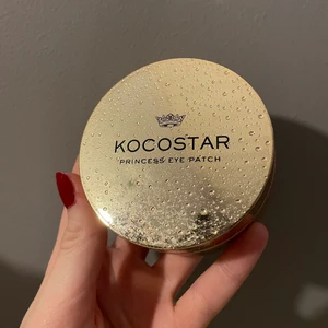 Under eye mask - golden patch - Säljes dessa återstående ögonmasker, endast oanvända kvar i förpackning, har använt de innan väldigt hygieniskt. Cirka 50 st par kvar. Frakten är 53kr, postbevis och gåva ingår alltid 🤍