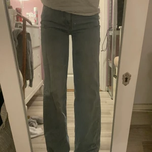 Ljusblåa jeans från Lager 157 - Säljer nu mina jättefina jeans från Lager 157, haft ett tag nu men de är som nya och jättefina!