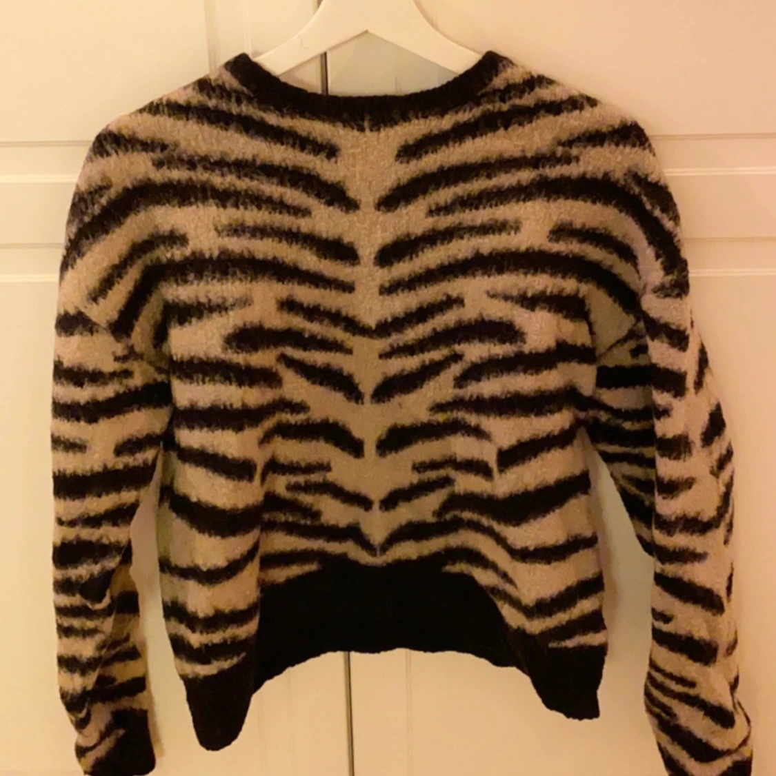 Stickad tröja