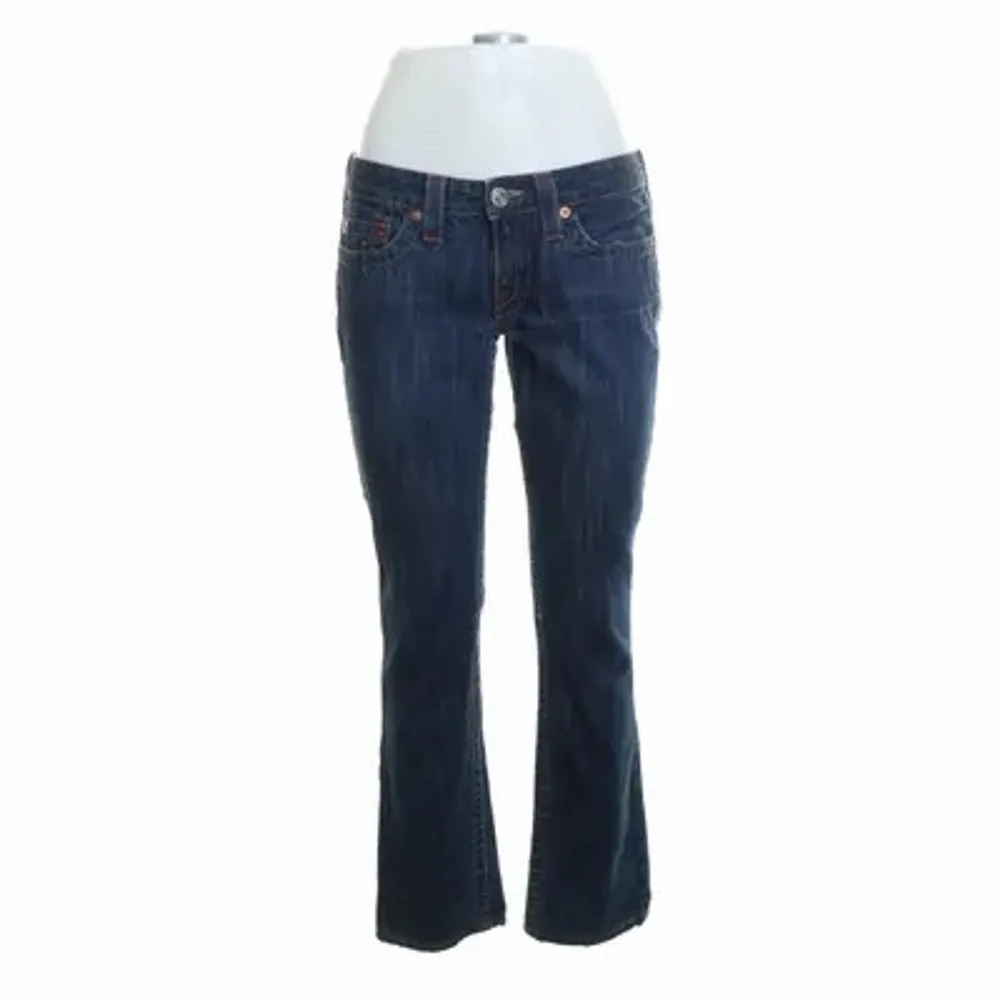 Lågmidjade True religion jeans. Storlek:36                    Midjemått:80.    Inga defekter, använda få gånger!. Jeans & Byxor.