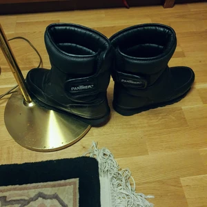 Vinter boots - Mycket varmt och passar 39_ 40 finns fler bilder 