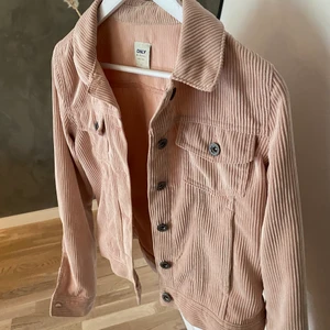 Manchesterjacka - Jacka i manchestermaterial, använd fåtal gånger!