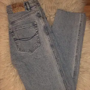 Pull & bear jeans storlek 32 oanvända, 250kr då ingår frakt 