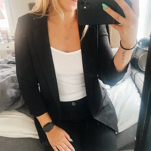 Svart kavaj  - Storlek 34, från H&M 