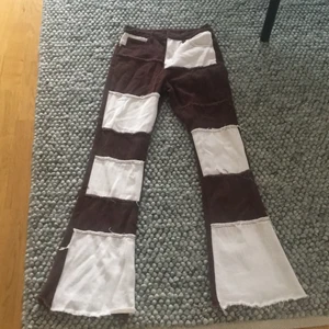 Shien jeans 300kr - Hjälper mins syrra, 300kr Eller bud