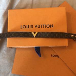 Intresse koll på mitt äkta Louis Vuitton armband , köptes i april detta året. 💓 finns kvitto och äktehets bevis 🤟🏼