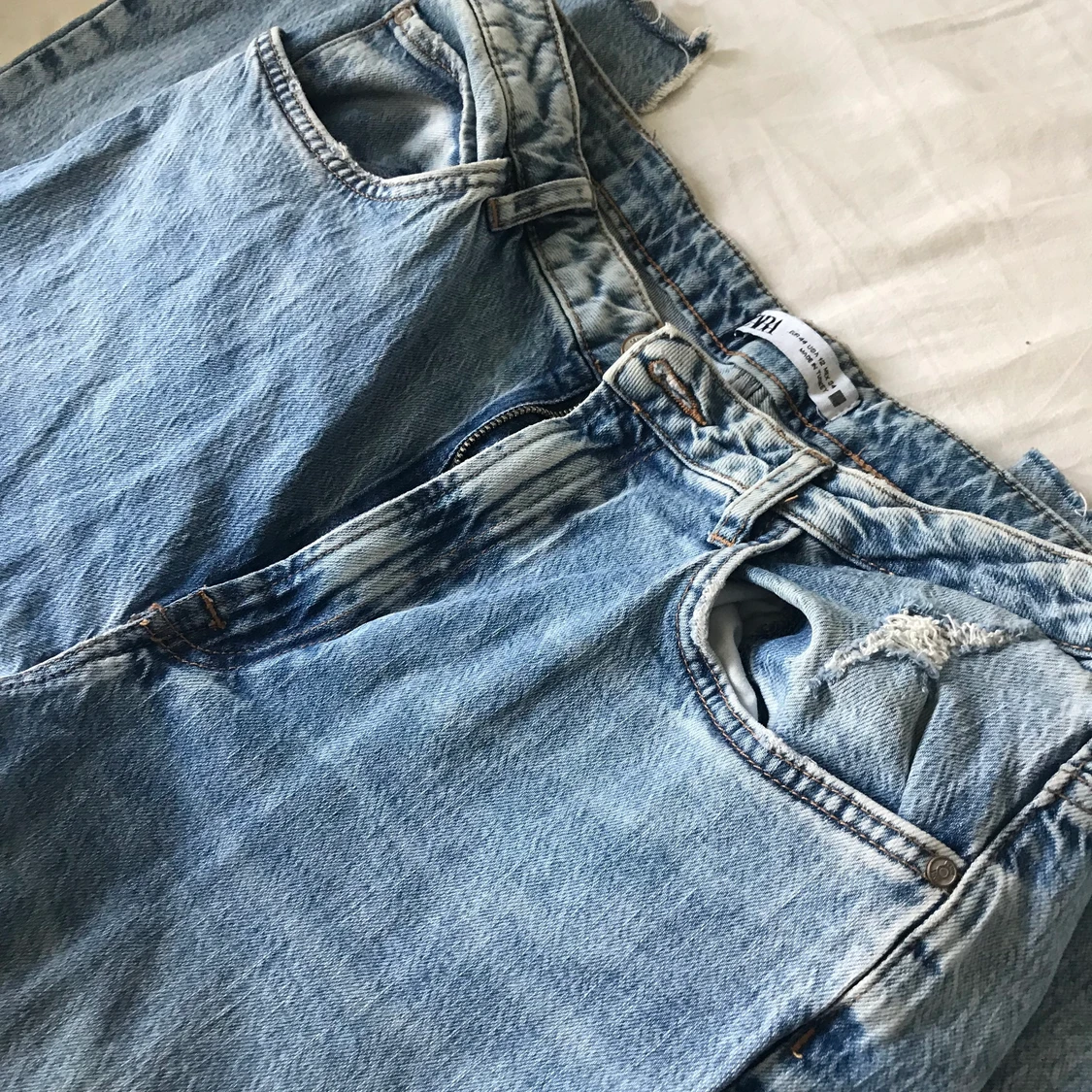 ZARA jeans strl 44 med slits! - 90