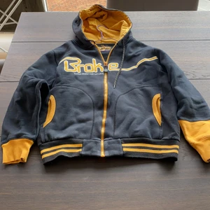 Broke tröja - Broke tröja storlek medium svart och gul färg passar på tjejer också 💛🖤💛🖤💛