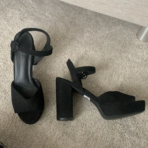 Klackar från Glassons🌸 - Säljer nu mina klackar som jag köpte för ett tag sedan i Nya Zeeland! Dom är i storleken nz 9 men funkar för 40!