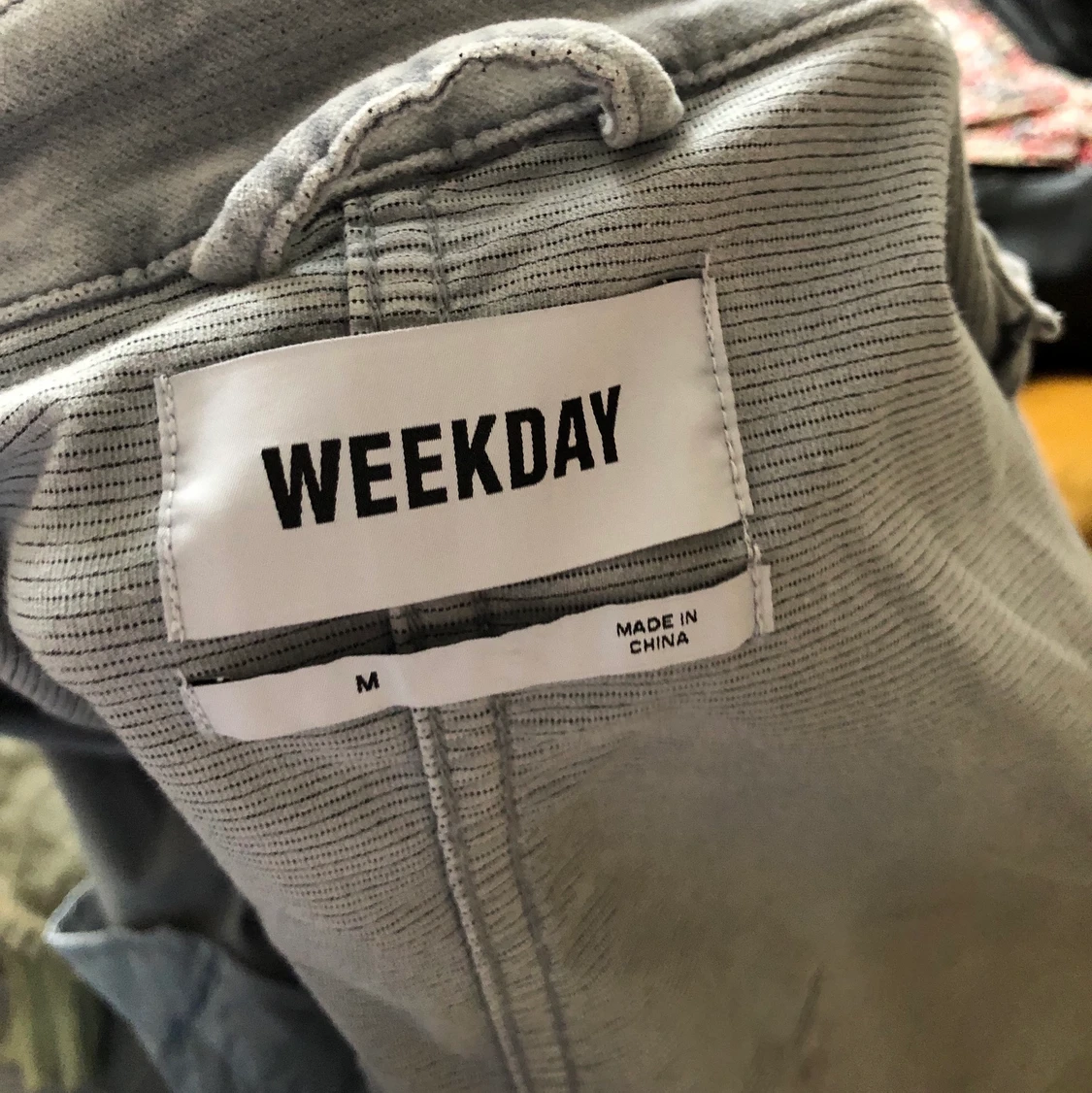 Grå Jacka från Weekday  - 91
