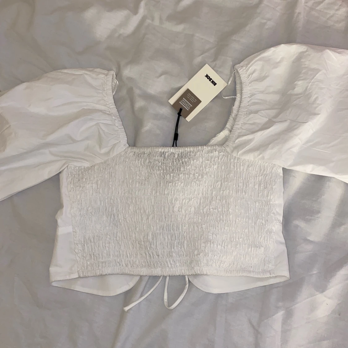 Helt ny vitt blus från Bikbok - 91