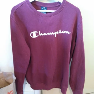 Champion Crewneck strl M  - Väldigt bra skick. 