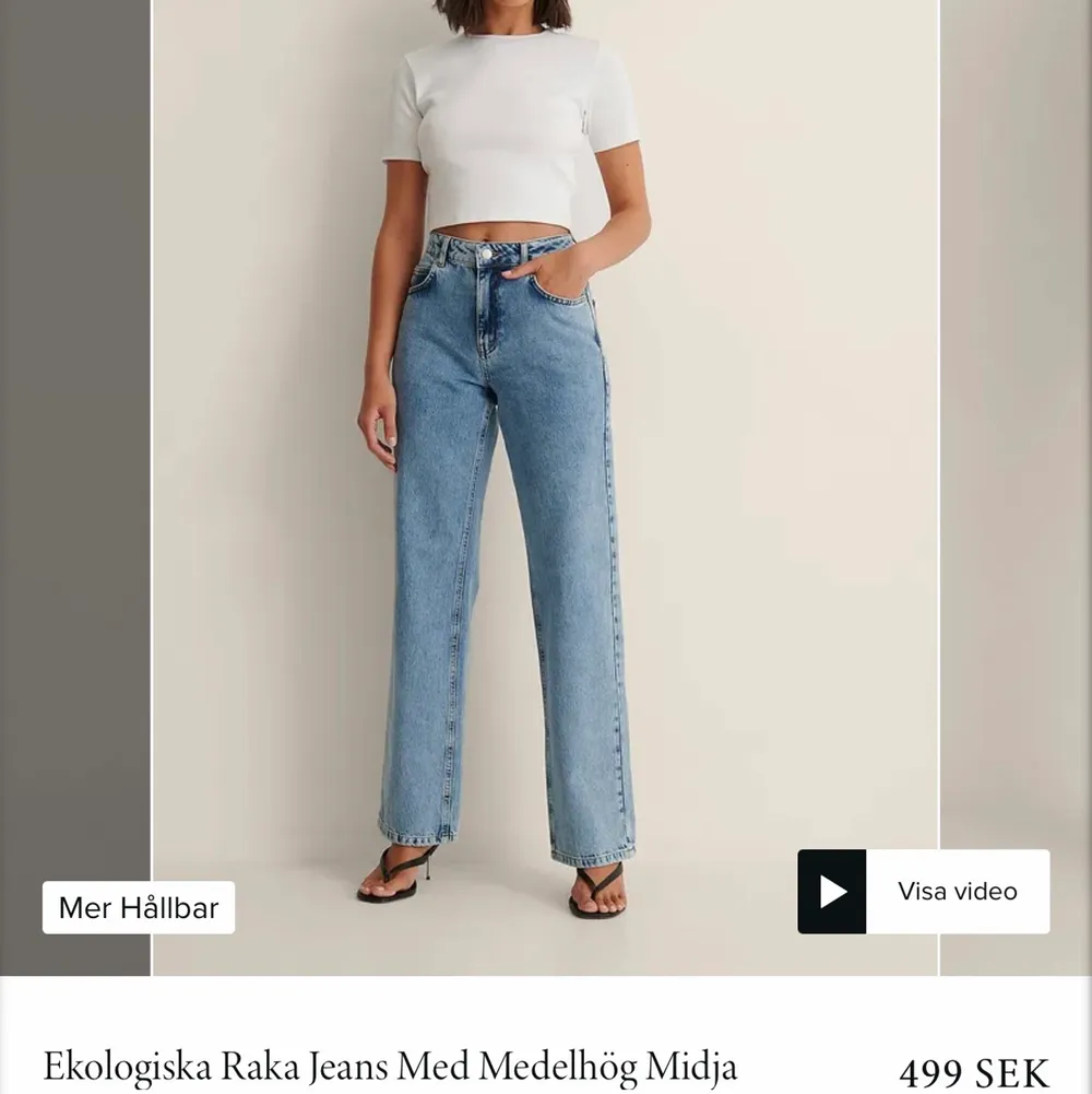 Säljer dessa jeans med medelhög midja då dom inte kommer till använding. Påminner mycket om Zaras midrise jeans. Perfekt i längden för mig som är 168. Spårbar frakt tillkommer på 66kr 💖. Jeans & Byxor.