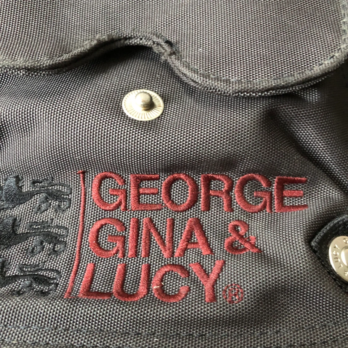 Väska från George Gina & Lucy - 91