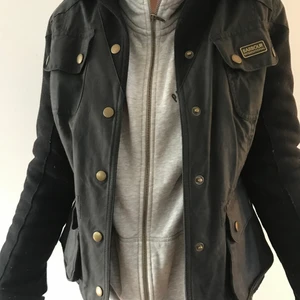 Barbour jacka  - Barbour jacka höst, knappt använd storlek Xs