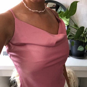 Rosa - Fin topp från Gina tyvär för liten 