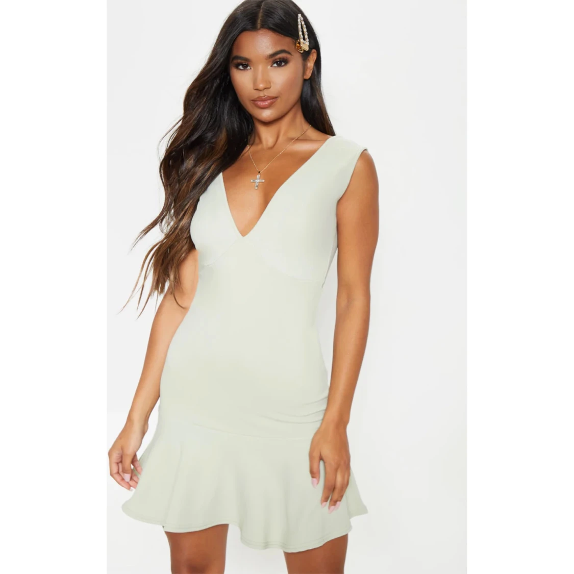 NY! PLT Mintgrön Låg V ringad klänning