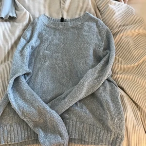Tröja stickad - Ganska använd tröja från HM. Kom privat för flera bilder