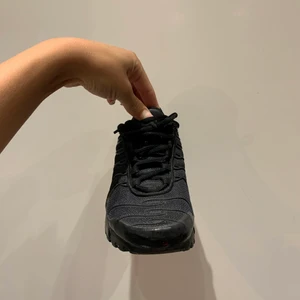 TN träningsskor  - Knappt använda TN skor köpta ifrån JD. Strl 36,5. Otroligt bekväma träningsskor samt löparskor. 