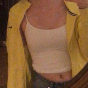 Gul nike tröja - Använd 1 gång super fin nike tröja