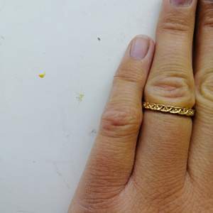 En ring från shein oanvänd för den är för liten för mig! 10kr+frakt 20kr=30 kr