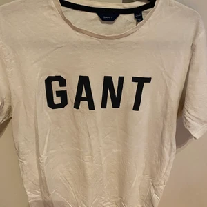 Gant tröja  - en fin vit gant tröja köpt från kidsbrandstore
