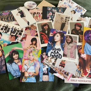Kpop bilder - Lite blandade små inofficiella kpop photocards, tryckt på tjockare papper 💖 Främst Girls Generation, T-ara och nån Kara bilder, från typ 2012-2013 🌸⭐️ En pin på Yuri från SNSD också! Allt säljes tillsammans 🌺