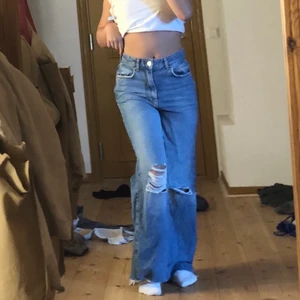 jeans strl 34 - straight högmidjade ginatricot jeans i strl 34💋 endast använda en gång