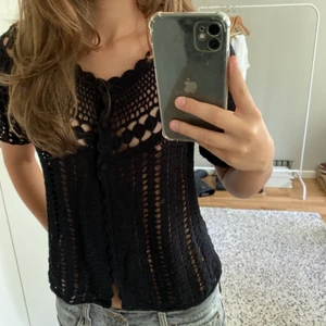 Festtopp svart virkad - Frakt ingår!