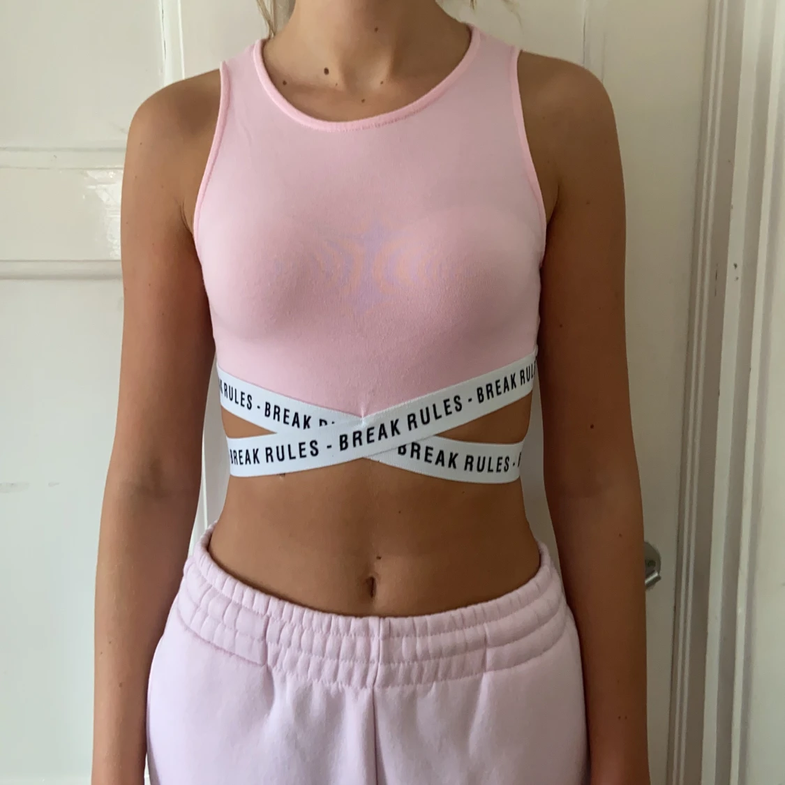 Rosa linne från Bershka XS