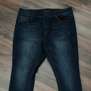 Mörk blåa plus size jeans - Jag har aldrig använt de. Storlek är 46/48. 