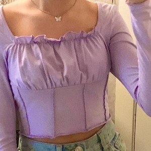 Lila topp - Ingen användning för den. Bra skick❤️‍🔥stretchigt material. Passar xs/s😇 frakt 42kr