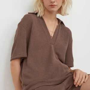 Slubstickad tröja  - Brun slubstickad tröja från Hm. Storlek M, använd fåtal gånger. Pris 80kr exklusive frakt