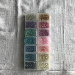 Ringar, Armband & halsband - Nu kan du designa egna ringar, halsband & armband!!! Du kan välja vilken/vilka färger du vill ha och storleken!Det är bara att skriva till mig ifall du vill köpa!!💕💕     Ringar= 5kr      Armband= 15kr     Halsband= 30kr