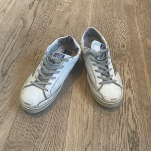 Golden goose sneakers  - Strlk 38. Sjukt snygga! 