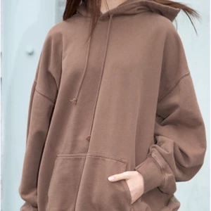 Brun hoodie från Brandy Melville - Köpte två månader sedan, aldrig använd