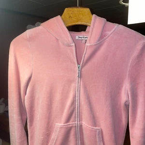 Juicy Couture - Supersöt Juicy kofta i storlek S ☺️